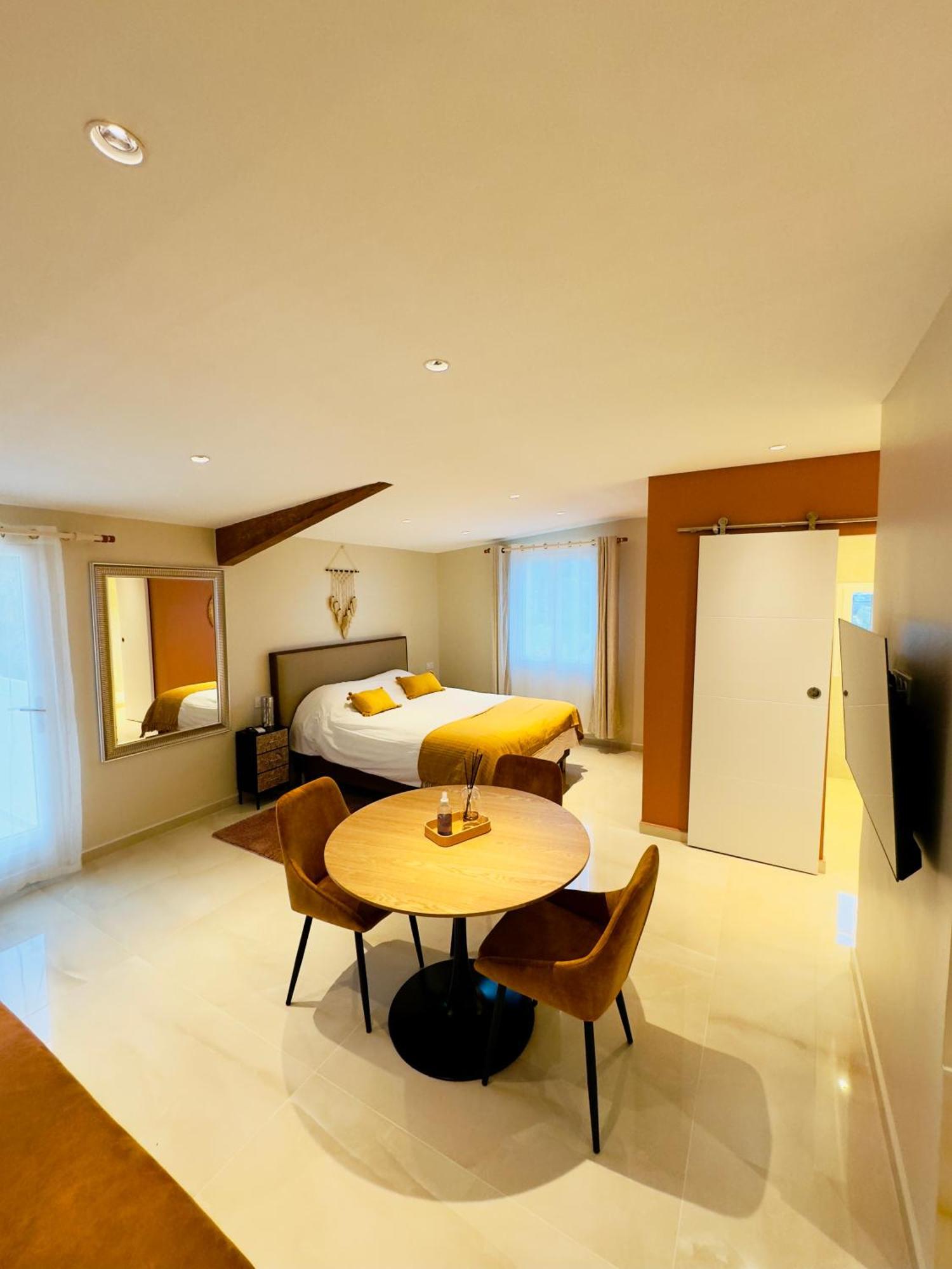 Les Chenes Verts Appartement *